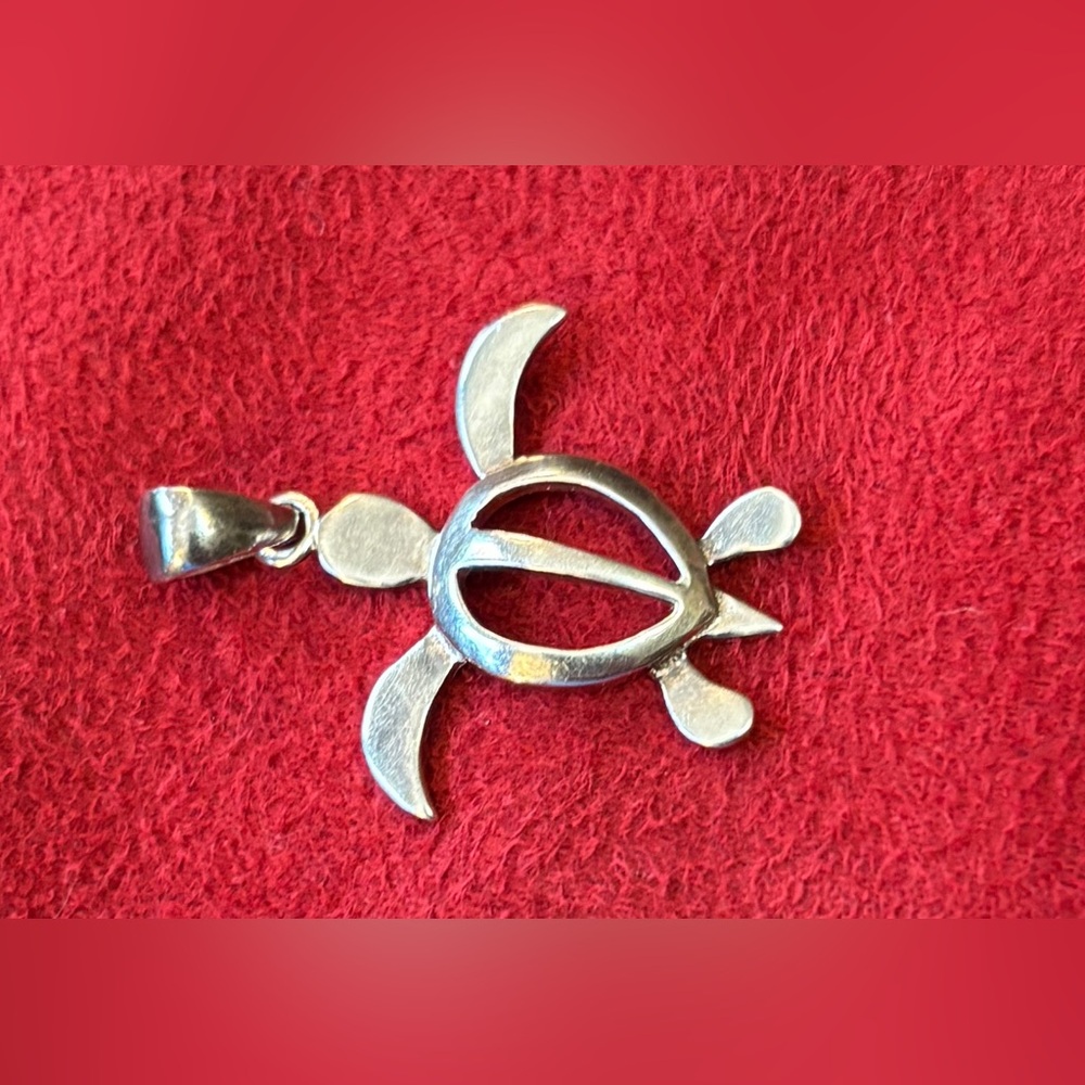 Hawaiian 925 Sterling Silver Turtle Pendant